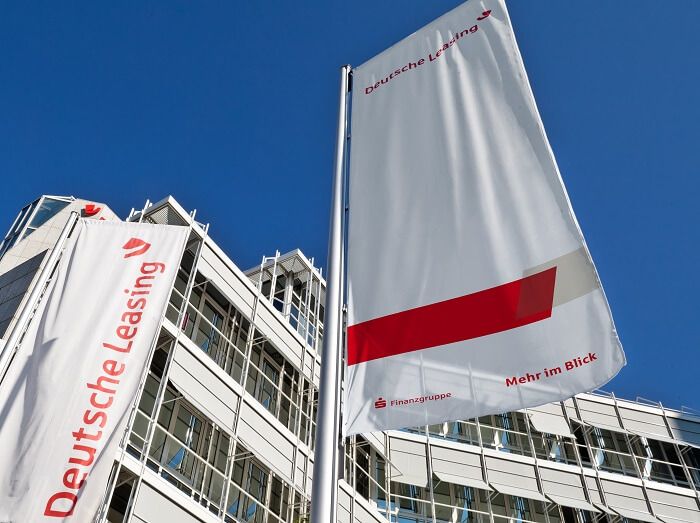santander consumer bank Gebäude mit Fahne